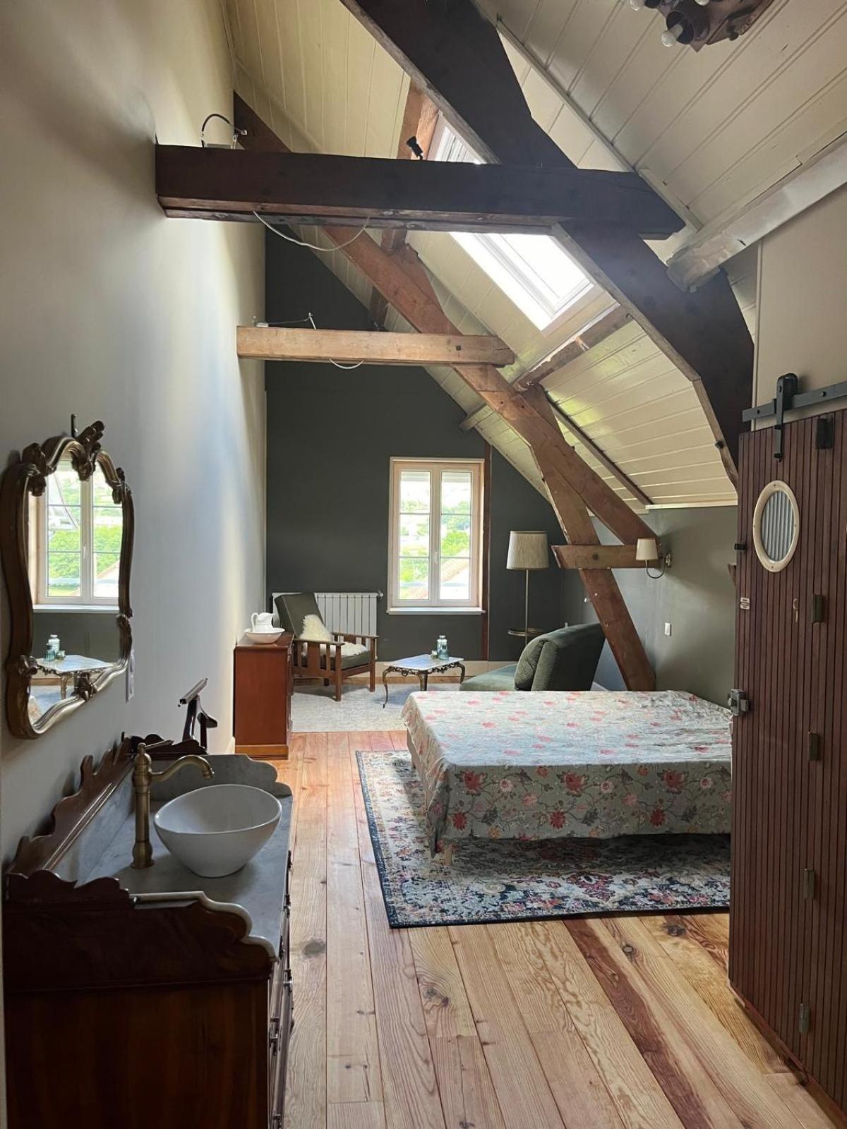 Bed and Breakfast Moulin De Maupoy Saint-Symphorien-de-Marmagne Exterior foto